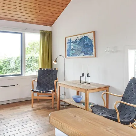 Awesome In With 3 Bedrooms And Wifi Holiday home *