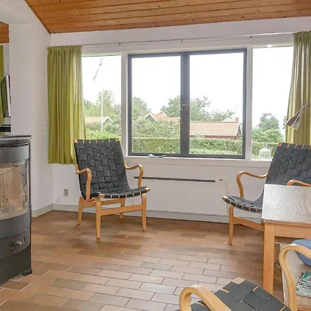 Awesome In With 3 Bedrooms And Wifi *